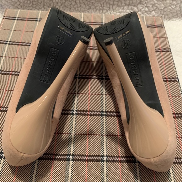 Cream high heels, size 5 1/2. - Picture 10 of 11